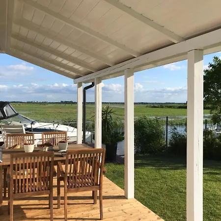 Baltic Waterfront Yacht House - Private Garden & Watersports Included ホリデーパーク