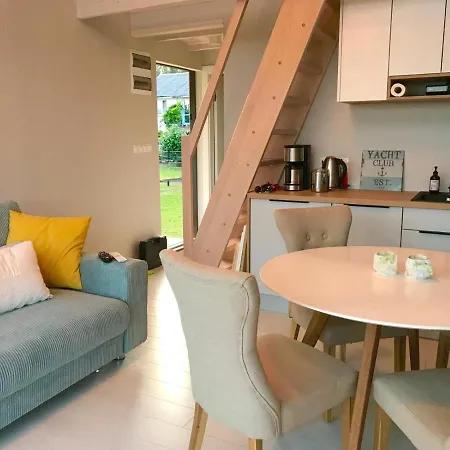 ホリデーパーク Baltic Waterfront Yacht House - Private Garden & Watersports Included *