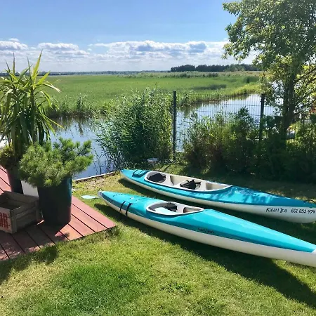 Baltic Waterfront Yacht House - Private Garden & Watersports Included ホリデーパーク *