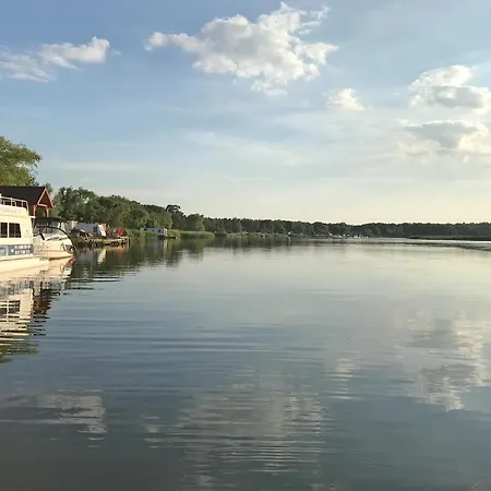 Baltic Waterfront Yacht House - Private Garden & Watersports Included * シフィノウイシチェ