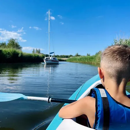 Baltic Waterfront Yacht House - Private Garden & Watersports Included ホリデーパーク *
