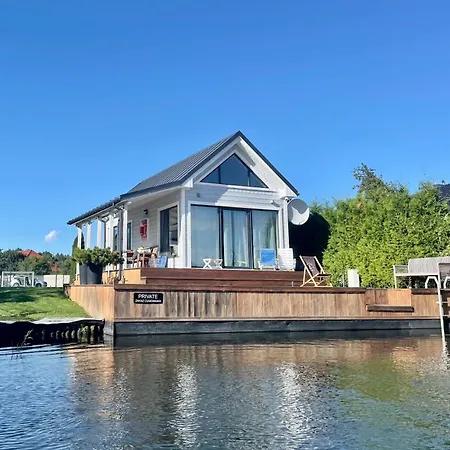 Baltic Waterfront Yacht House - Private Garden & Watersports Included Üdülőpark Swinoujscie