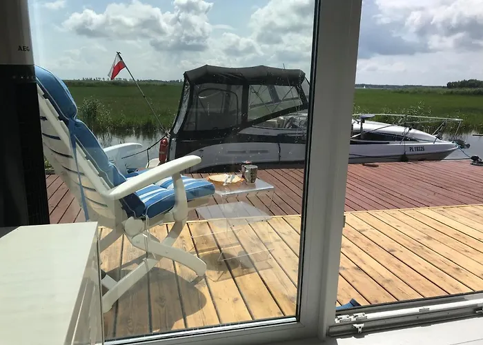 假日公园 Baltic Waterfront Yacht House - Private Garden & Watersports Included