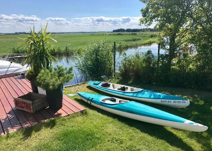 Baltic Waterfront Yacht House - Private Garden & Watersports Included 假日公园 *