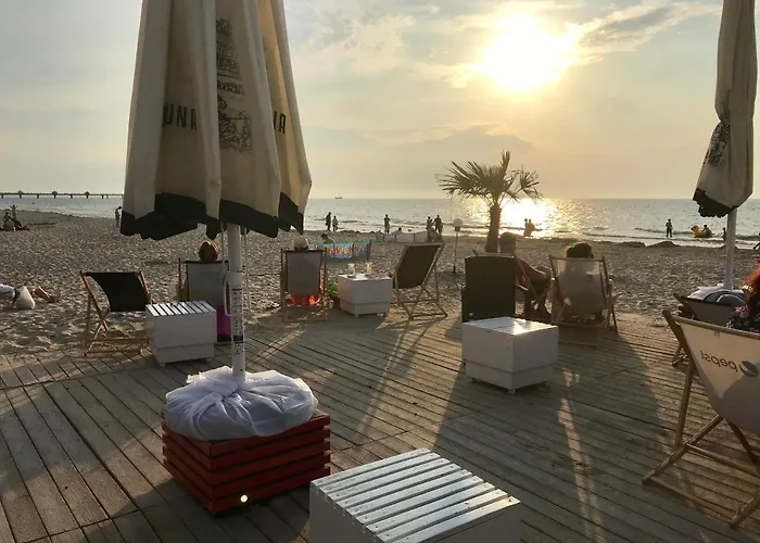 Baltic Waterfront Yacht House - Private Garden & Watersports Included 假日公园