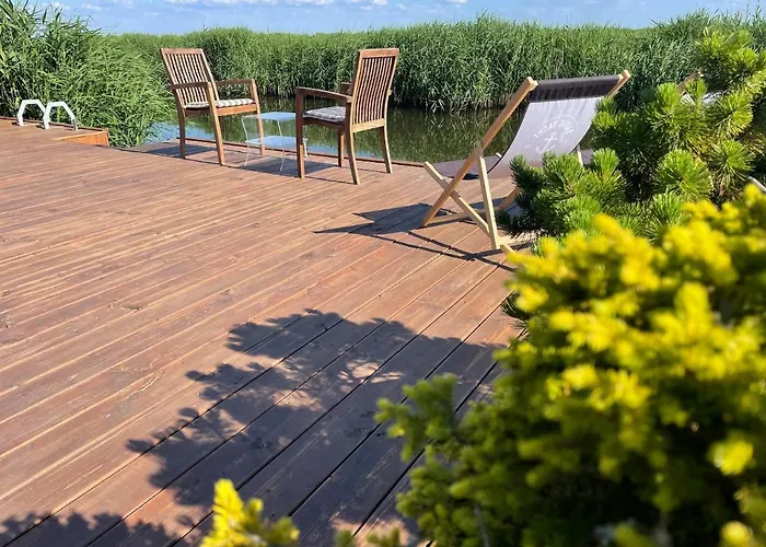 假日公园 Baltic Waterfront Yacht House - Private Garden & Watersports Included