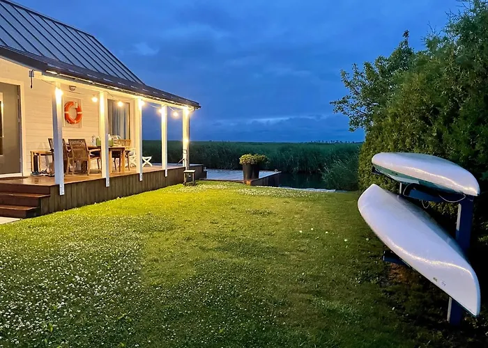 Baltic Waterfront Yacht House - Private Garden & Watersports Included 斯维诺乌伊希切