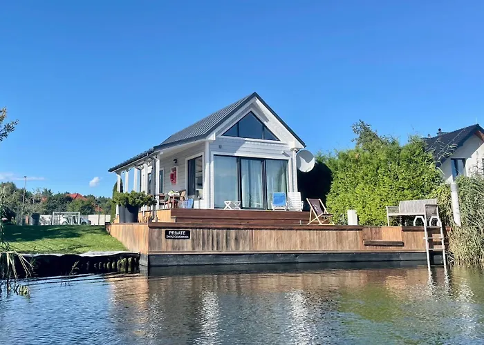 Baltic Waterfront Yacht House - Private Garden & Watersports Included 假日公园 斯维诺乌伊希切